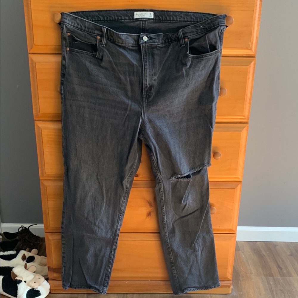 A&F womens 90’s straight ultra high rise jean
